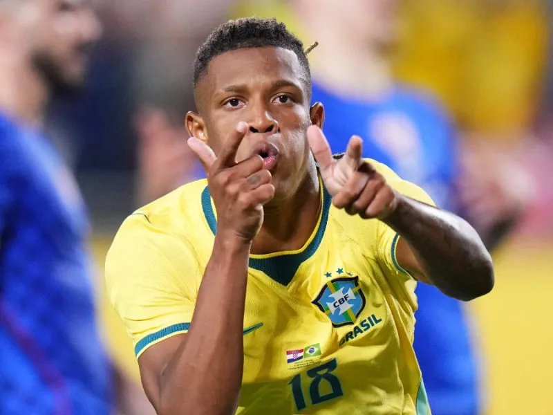 Danilo Santos desponta como favorito para substituir Paquetá contra a Noruega